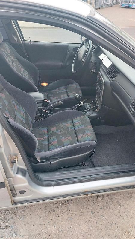 Gebraucht Opel Vectra 116 PS (85 kW) 1999 Silber Limousine
