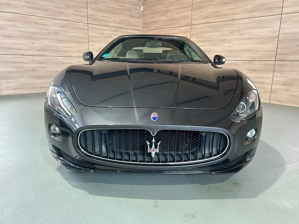 Gebraucht Maserati GranCabrio 450 PS (330 kW) 2011 Schwarz Cabrio