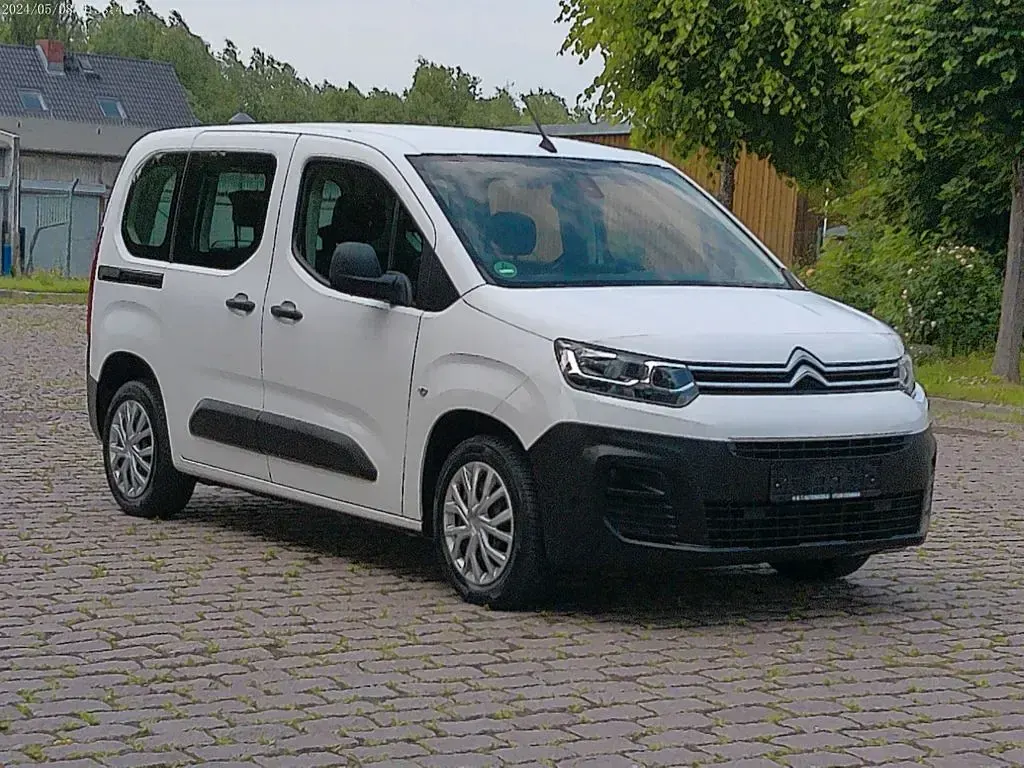 Gebraucht Citroën Berlingo Start 102 PS (75 kW) 2018 Weiß Van / Kleinbus