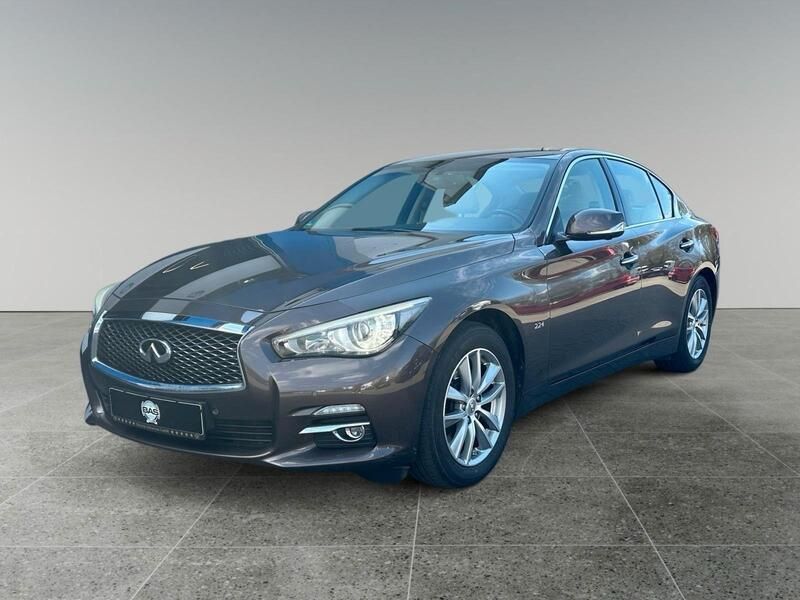 Braun Gebraucht 2015 Infiniti Q50 Premium Limousine | 9.999 € (Fairer Preis) - Bild 1/4