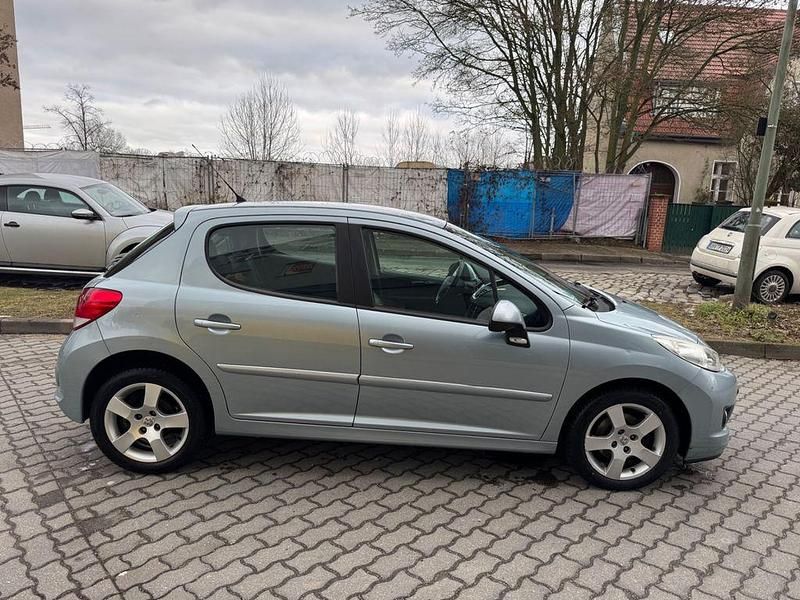Gebraucht Peugeot 207 Premium 120 PS (88 kW) 2011 Blau Limousine