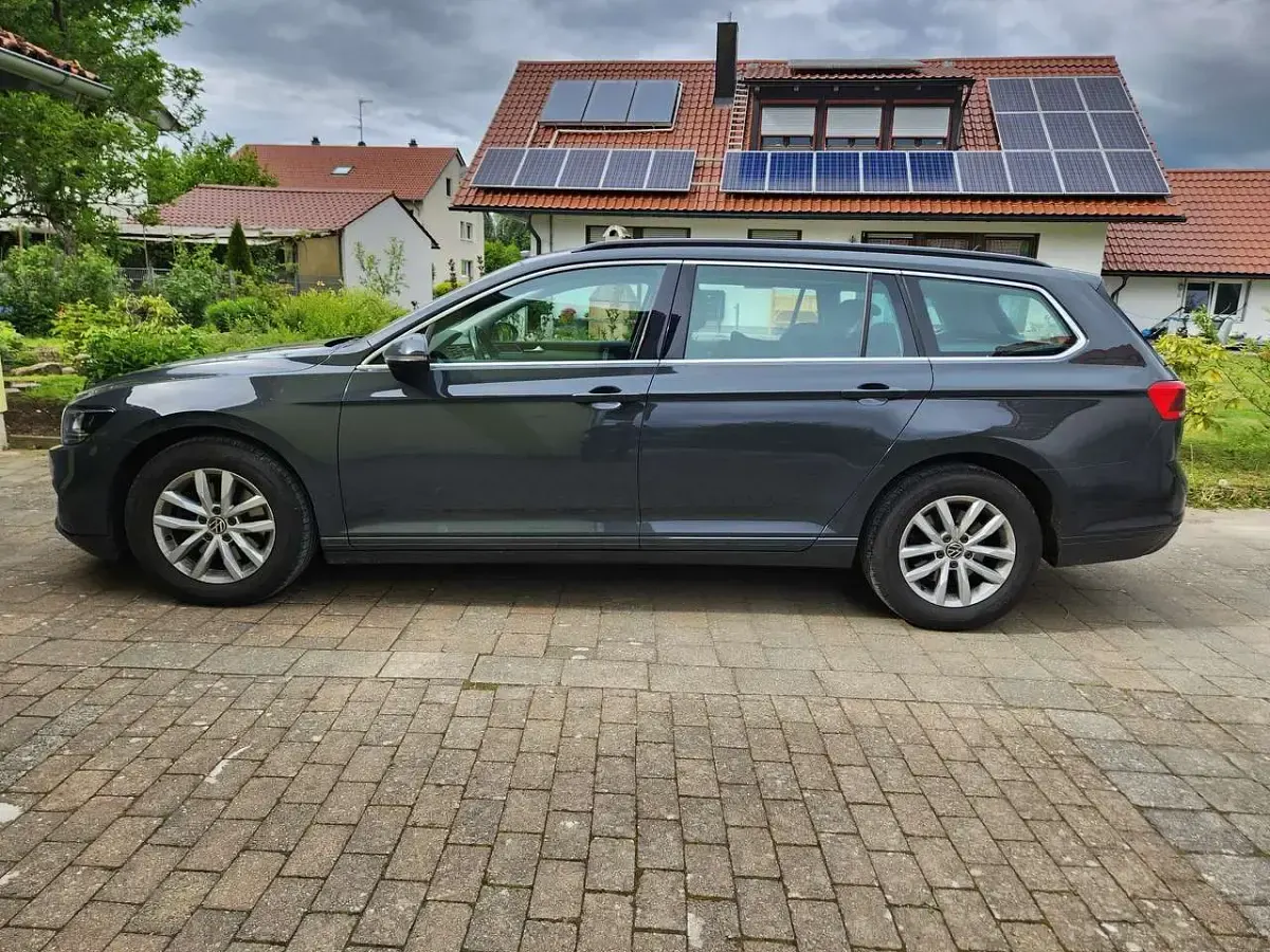 Gebraucht VW Passat Business 150 PS (110 kW) 2021 Kombi