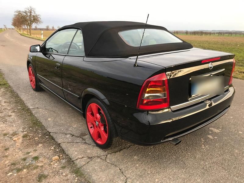 Gebraucht Opel Astra Cabriolet 125 PS (91 kW) 2003 Schwarz Cabrio