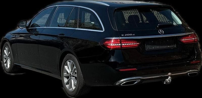 Gebraucht Mercedes E200 Avantgarde 160 PS (117 kW) 2021 Schwarz Kombi