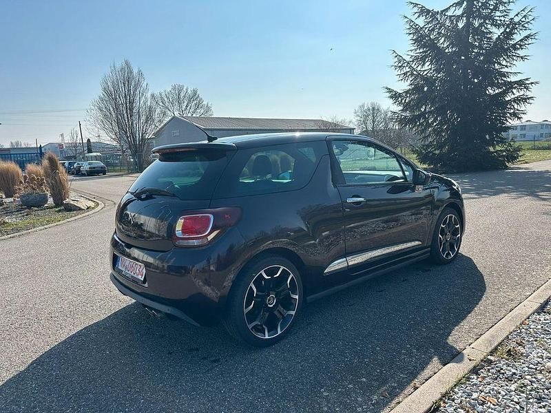 Gebraucht Citroën DS3 Sport Chic 114 PS (83 kW) 2014 Rot Kleinwagen