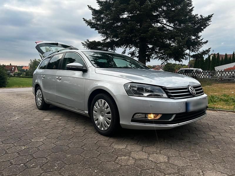 Gebraucht VW Passat 140 PS (102 kW) 2011 Silber Kombi