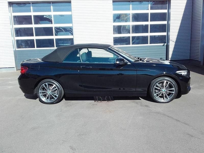 Schwarz Gebraucht 2019 BMW 220 Sport Line Cabrio | 24.900 € (Guter Preis) - Bild 1/4