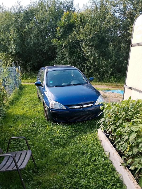 Blau Gebraucht 2004 Opel Corsa Kleinwagen | 500 € (Superpreis) - Bild 1/4