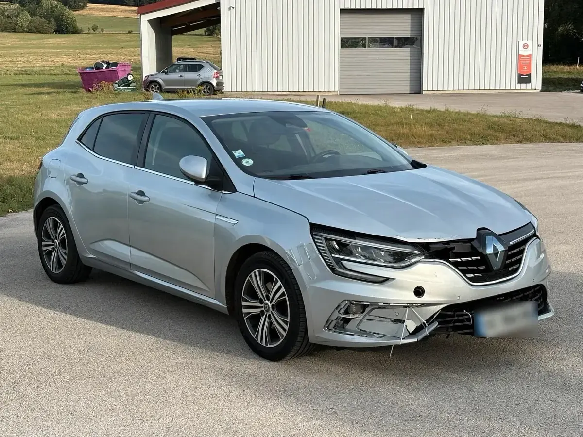 Gebraucht Renault Mégane IV 116 PS (85 kW) 2021 Silber Limousine