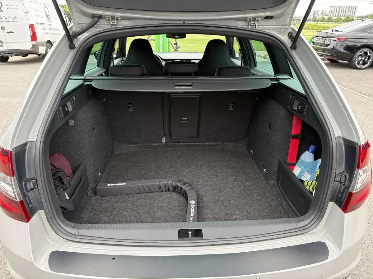 Gebraucht Skoda Octavia RS 184 PS (135 kW) 2019 Grau Kombi