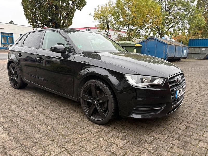 Schwarz Gebraucht 2014 Audi A3 Limousine | 5.399 € (Superpreis) - Bild 1/4
