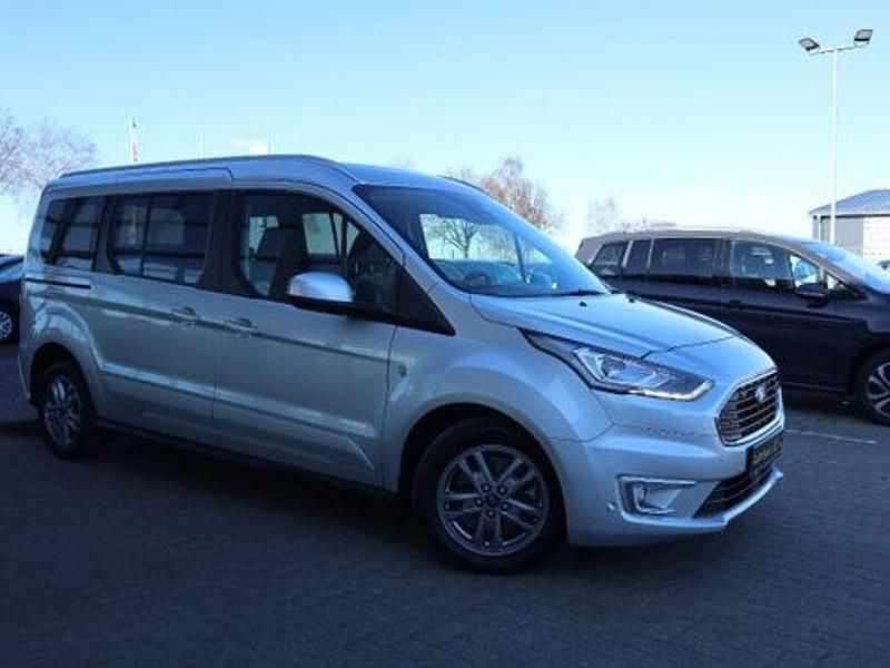 Gebraucht Ford Tourneo Titanium 120 PS (88 kW) 2021 Silber Van / Kleinbus