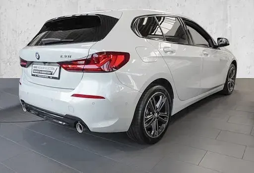 Gebraucht BMW 120 Sport Line 178 PS (130 kW) 2023 Weiß Kleinwagen