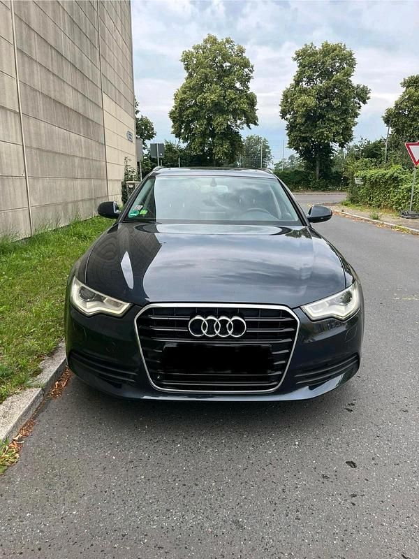 Grau Gebraucht 2012 Audi A6 Kombi | 8.900 € (Guter Preis) - Bild 1/4