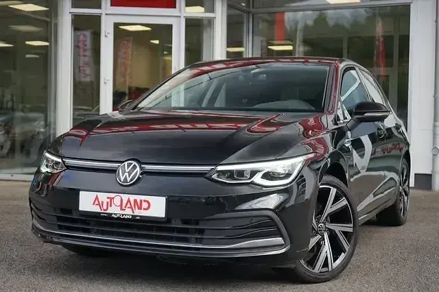 Gebraucht VW Golf VIII Style 131 PS (96 kW) 2024 Schwarz Limousine