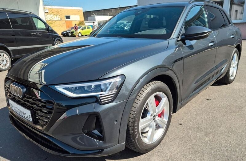 Manhattangrau metallic Gebraucht 2023 Audi Q8 e-tron Sport SUV | 42.990 € - Bild 1/4