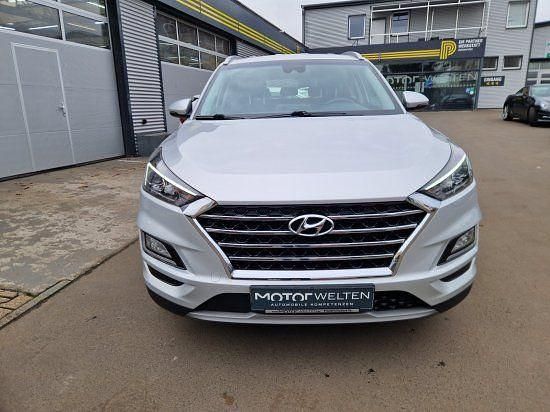 Gebraucht Hyundai Tucson Trend 177 PS (130 kW) 2019 Platinum silver / mic SUV