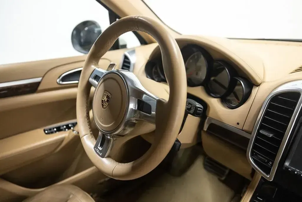 Gebraucht Porsche Cayenne 334 PS (245 kW) 2011 Weiß SUV