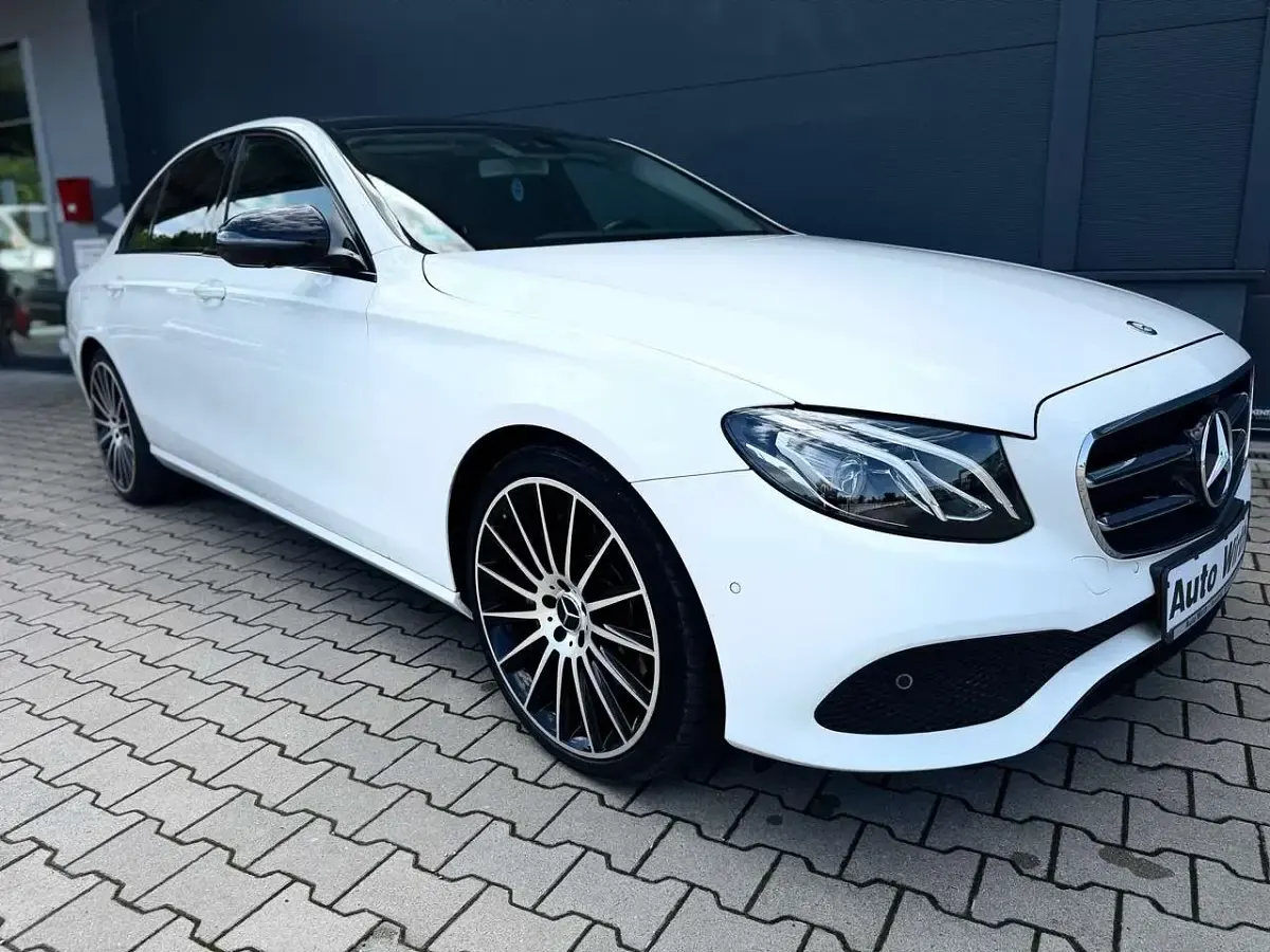 Gebraucht Mercedes E220 AMG 194 PS (142 kW) 2016 Polarweiss Limousine