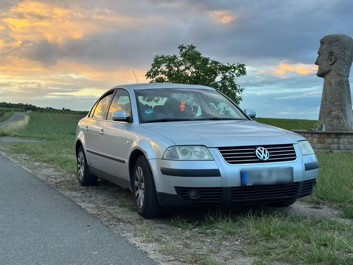 Gebraucht VW Passat Basis 131 PS (96 kW) 2003 Silber Limousine