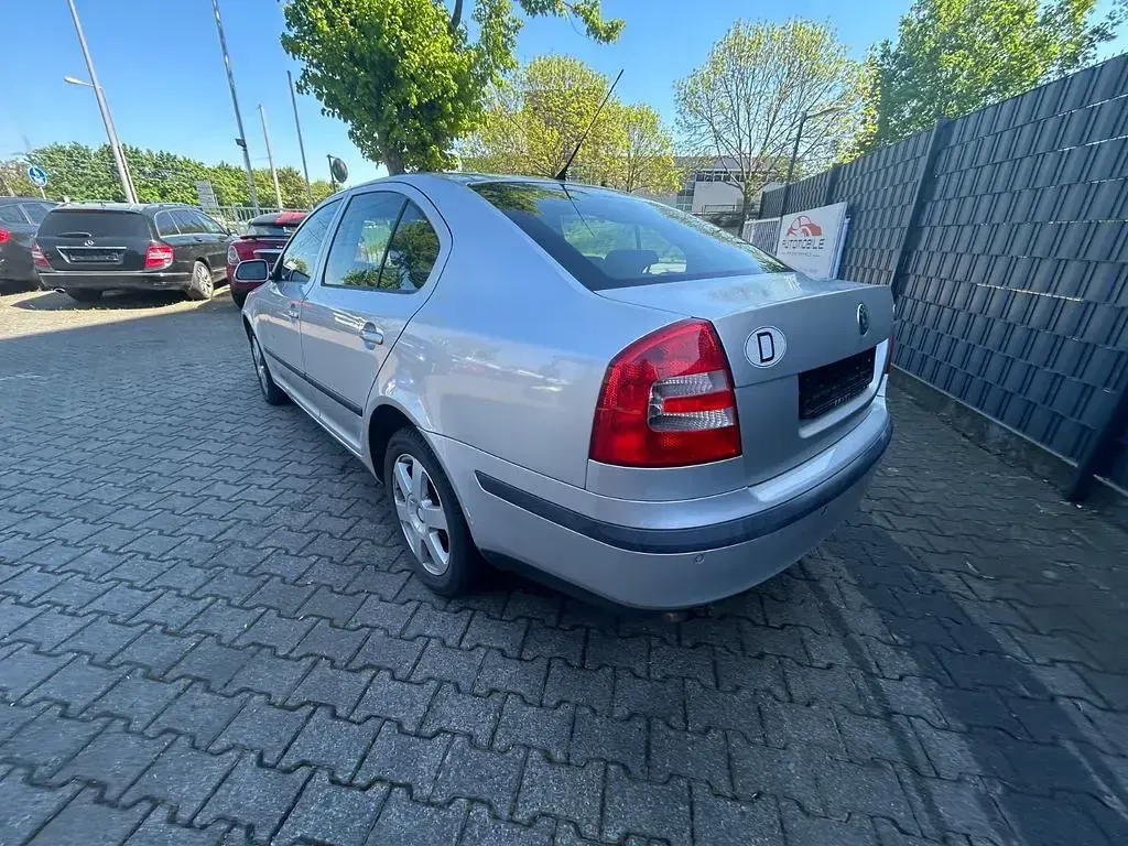 Gebraucht Skoda Octavia Elegance 116 PS (85 kW) 2005 Silber Limousine