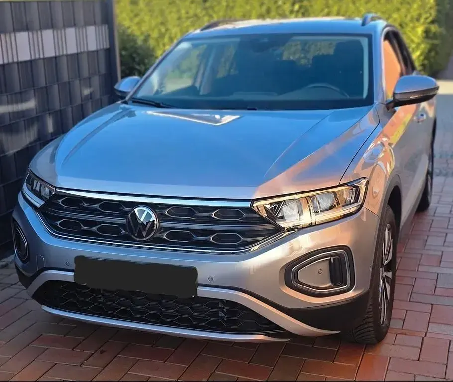 Second-hand VW T-Roc Move 116 CP (85 kW) 2024 Argintiu SUV