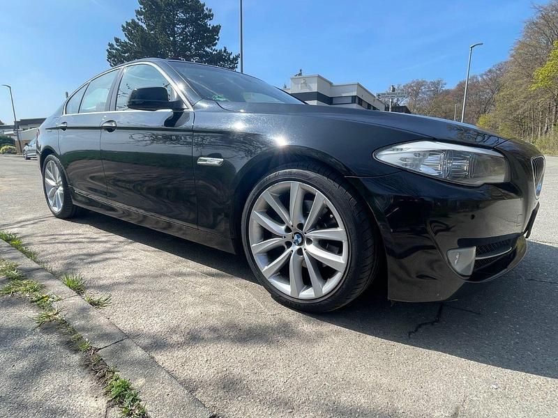 Gebraucht BMW 523 204 PS (150 kW) 2010 Schwarz Limousine