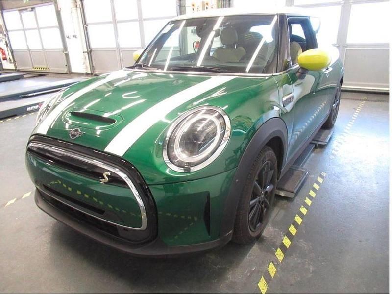 Gebraucht Mini Cooper SE 135 kW (184 PS) 2023 Grün Kleinwagen
