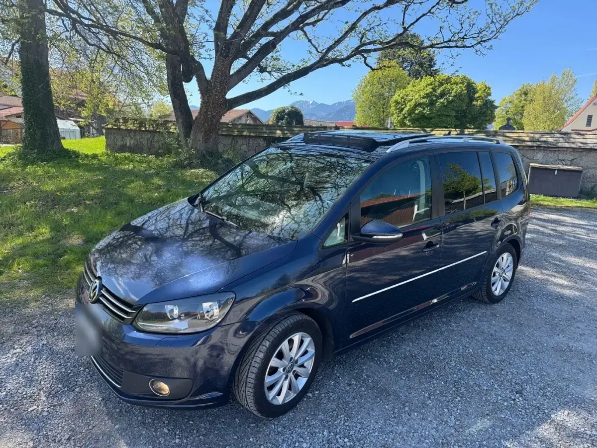 Gebraucht VW Touran Highline 177 PS (130 kW) 2014 Blau Van / Kleinbus