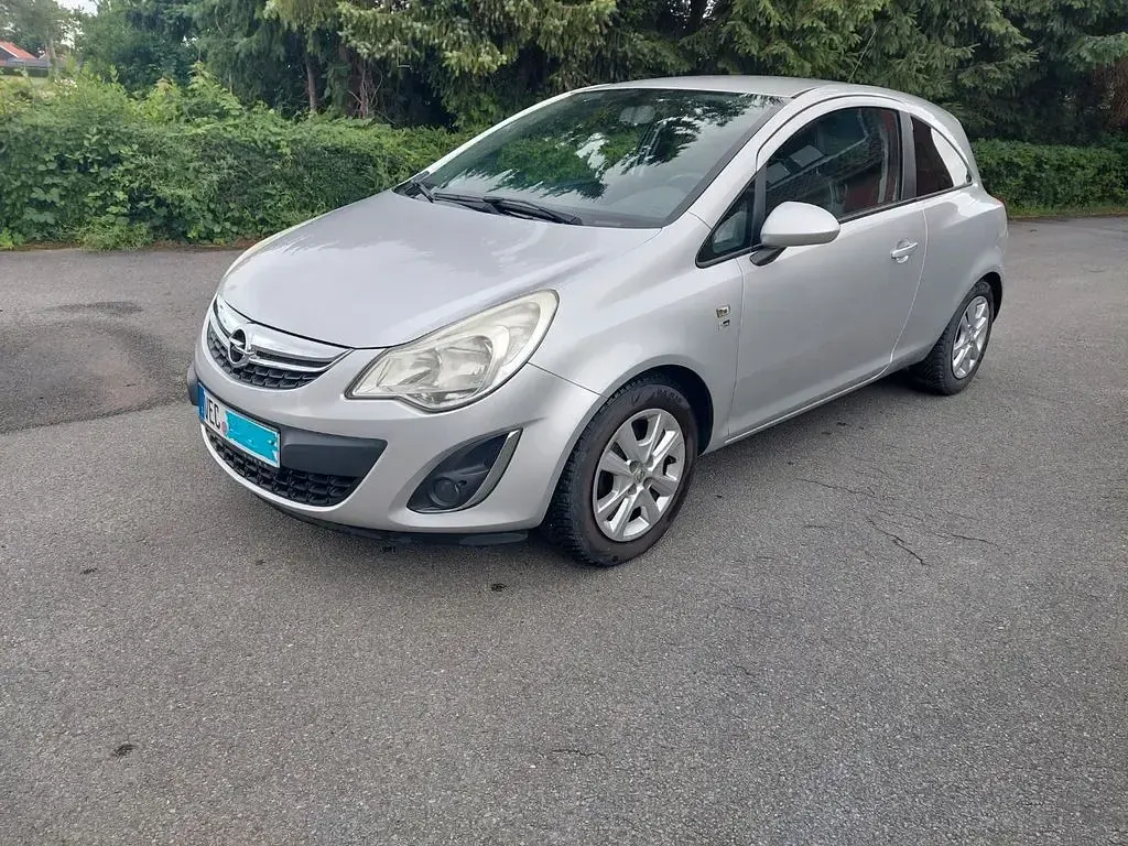 Gebraucht Opel Corsa Edition 87 PS (63 kW) 2012 Silber Kleinwagen