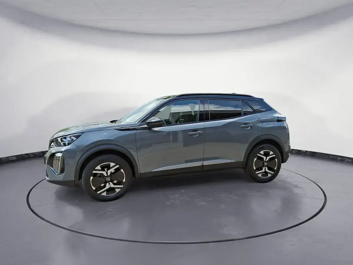 Gebraucht Peugeot 2008 GT 131 PS (96 kW) 2024 Grau SUV