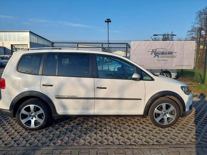 Gebraucht VW Touran Cross 140 PS (102 kW) 2012 Candyweiß Van / Kleinbus