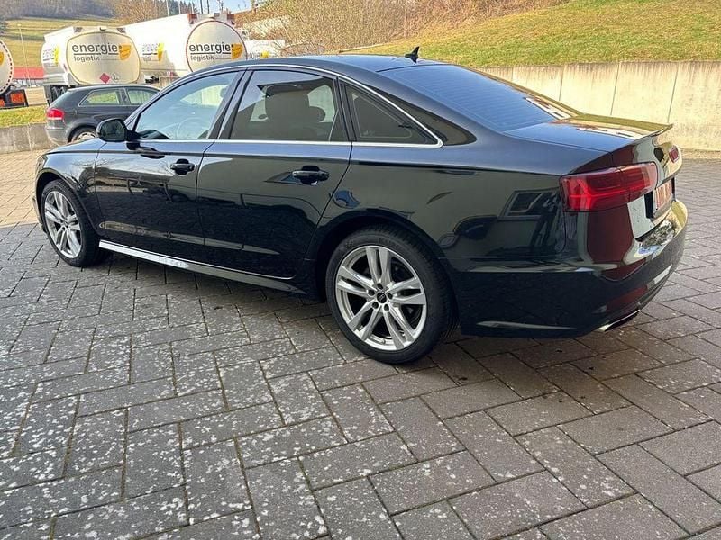 Gebraucht Audi A6 Ambiente 190 PS (139 kW) 2018 Schwarz Limousine