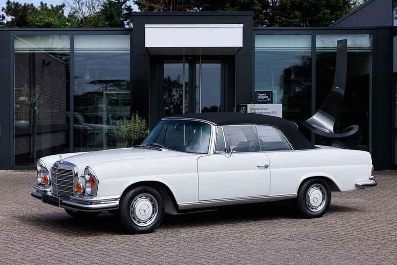 Weiß Gebraucht 1970 Mercedes W111 SE Cabrio | 295.000 € - Bild 1/4