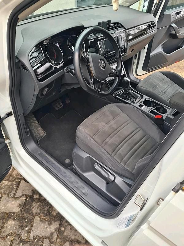 Gebraucht VW Touran 180 PS (132 kW) 2017 Weiß Van / Kleinbus