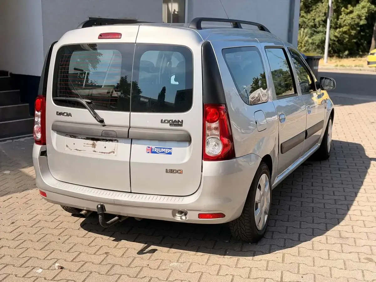 Gebraucht Dacia Logan Lauréate 86 PS (63 kW) 2009 Platingrau Kombi