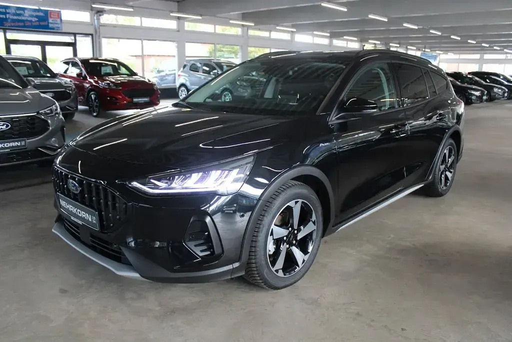 Gebraucht Ford Focus Active X 116 PS (85 kW) 2025 Schwarz Limousine