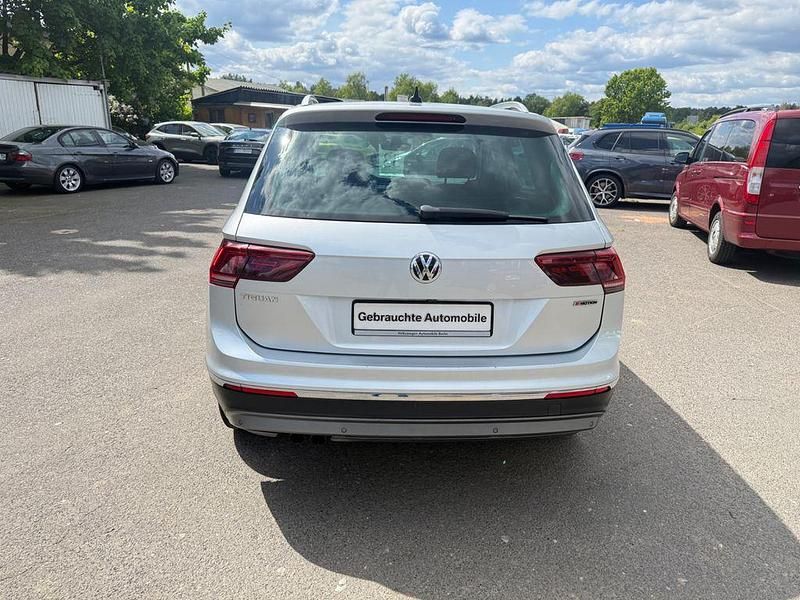 Gebraucht VW Tiguan Highline 150 PS (110 kW) 2020 Silber SUV
