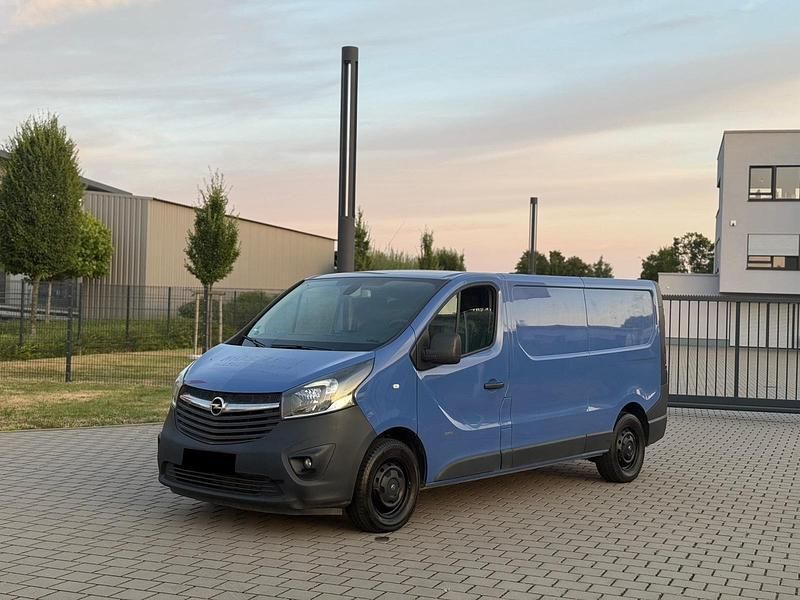 Blau Gebraucht 2016 Opel Vivaro Van | 5.999 € - Bild 1/4