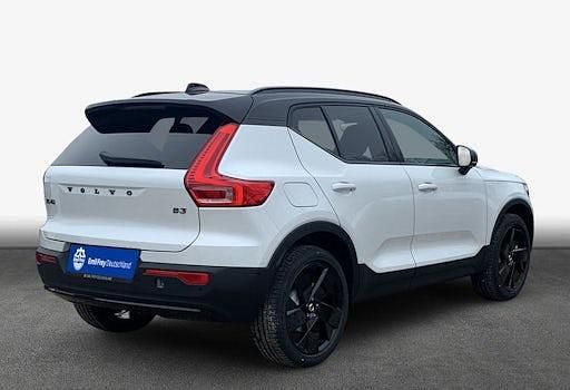 Neu Volvo XC40 Plus 163 PS (119 kW) 2026 Weiß SUV
