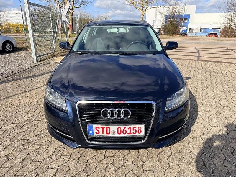 Gebraucht Audi A3 Attraction 125 PS (91 kW) 2011 Blau Kleinwagen
