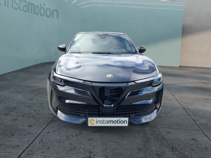 Schwarz Gebraucht 2024 Alfa Romeo Junior Edizione Speciale SUV | 44.240 € (Teuer) - Bild 1/4