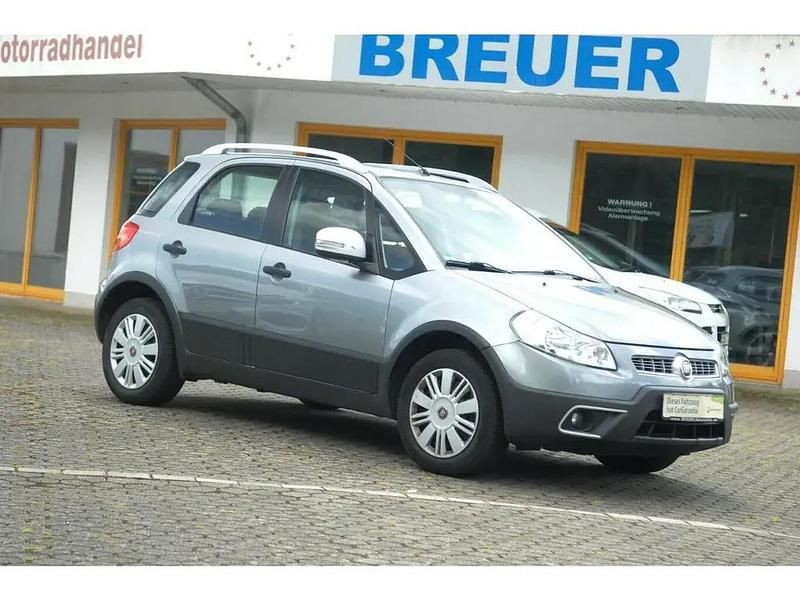 Grau Gebraucht 2013 Fiat Sedici SUV | 5.550 € (Fairer Preis) - Bild 1/4