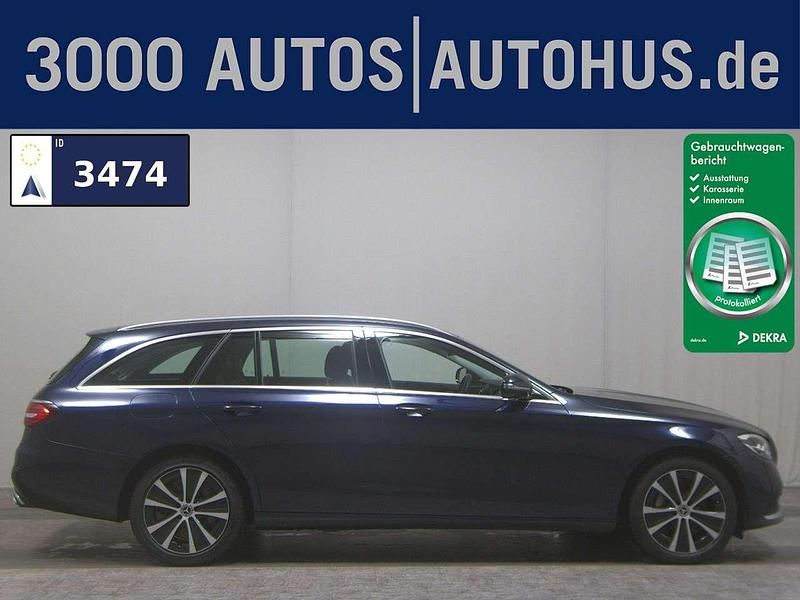 Nautikblau metalliclack Gebraucht 2022 Mercedes E300 Avantgarde Kombi | 27.480 € (Guter Preis) - Bild 1/4