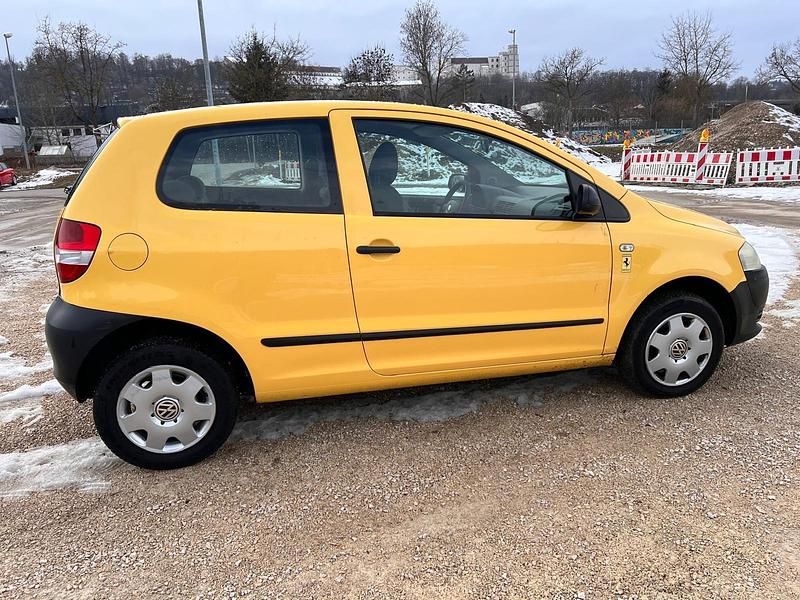 Gebraucht VW Fox 54 PS (39 kW) 2006 Gelb Kleinwagen