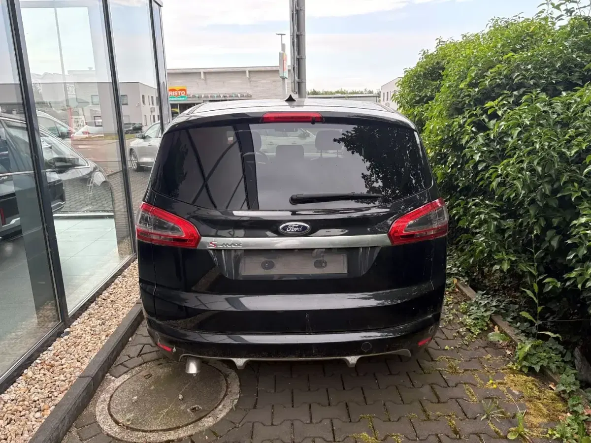 Gebraucht Ford S-MAX S 163 PS (119 kW) 2014 Pantherschwarz metallic Van / Kleinbus