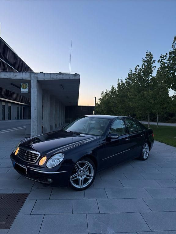 Blau Gebraucht 2003 Mercedes E200 AMG Limousine | 3.500 € (Fairer Preis) - Bild 1/4