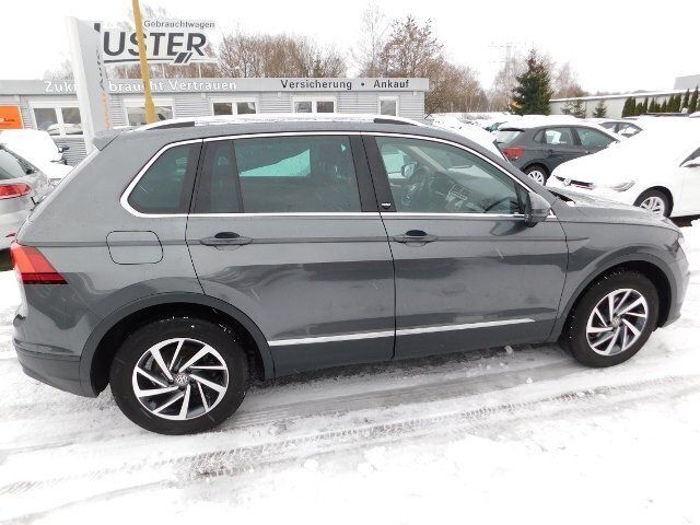 Gebraucht VW Tiguan Sound 125 PS (91 kW) 2017 Grau metallic SUV