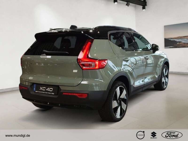 Neu Volvo XC40 Plus 185 kW (252 PS) 2025 Gruen SUV