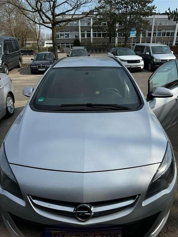 Gebraucht Opel Astra Edition 110 PS (80 kW) 2014 Kombi